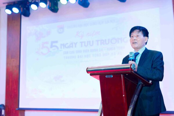 cựu sinh viên K14 - Khoa Toán Đại học Tổng hợp Hà Nội