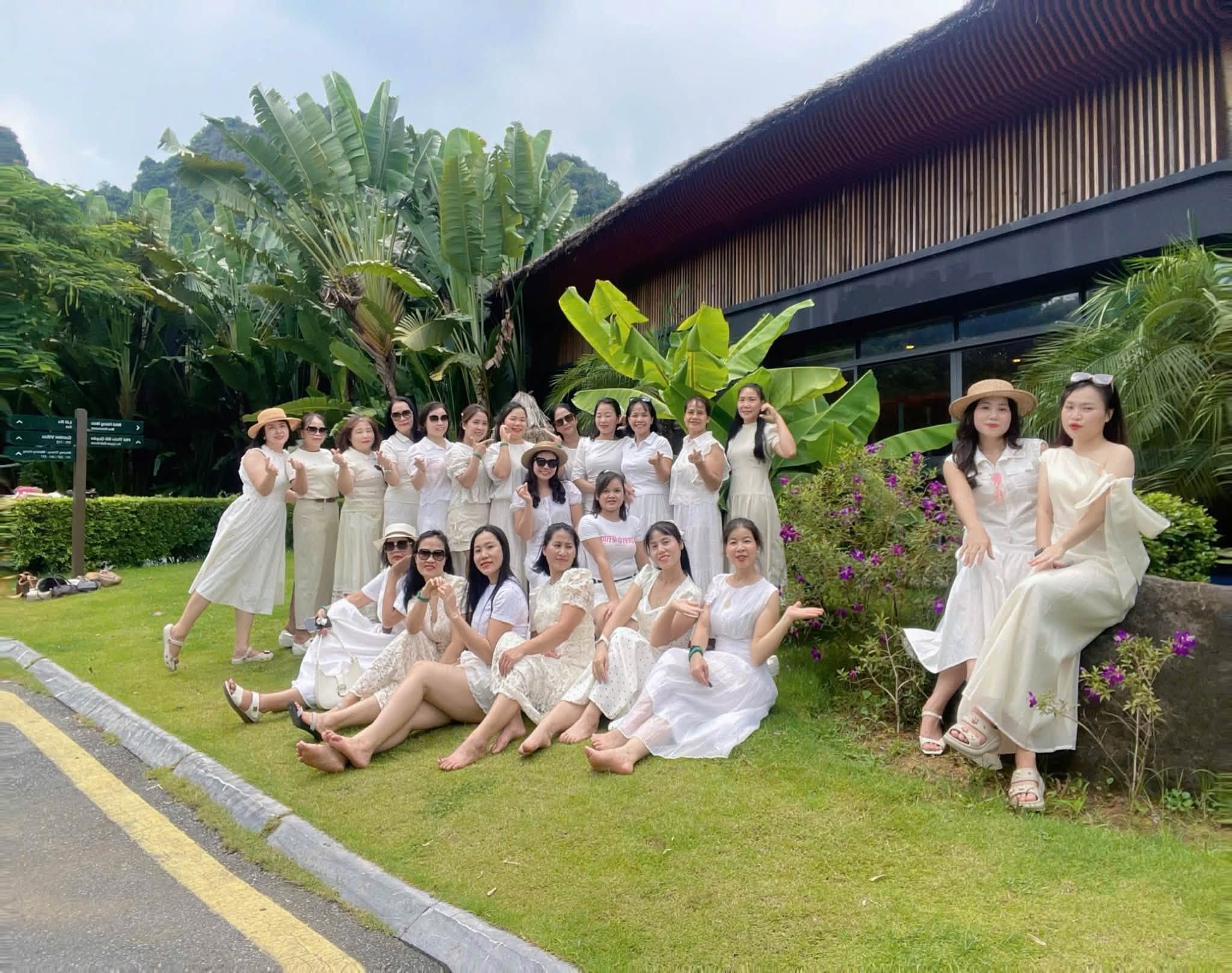 Teambuilding Serena Resort Kim Boi Teambuilding Serena Resort Kim Bôi
